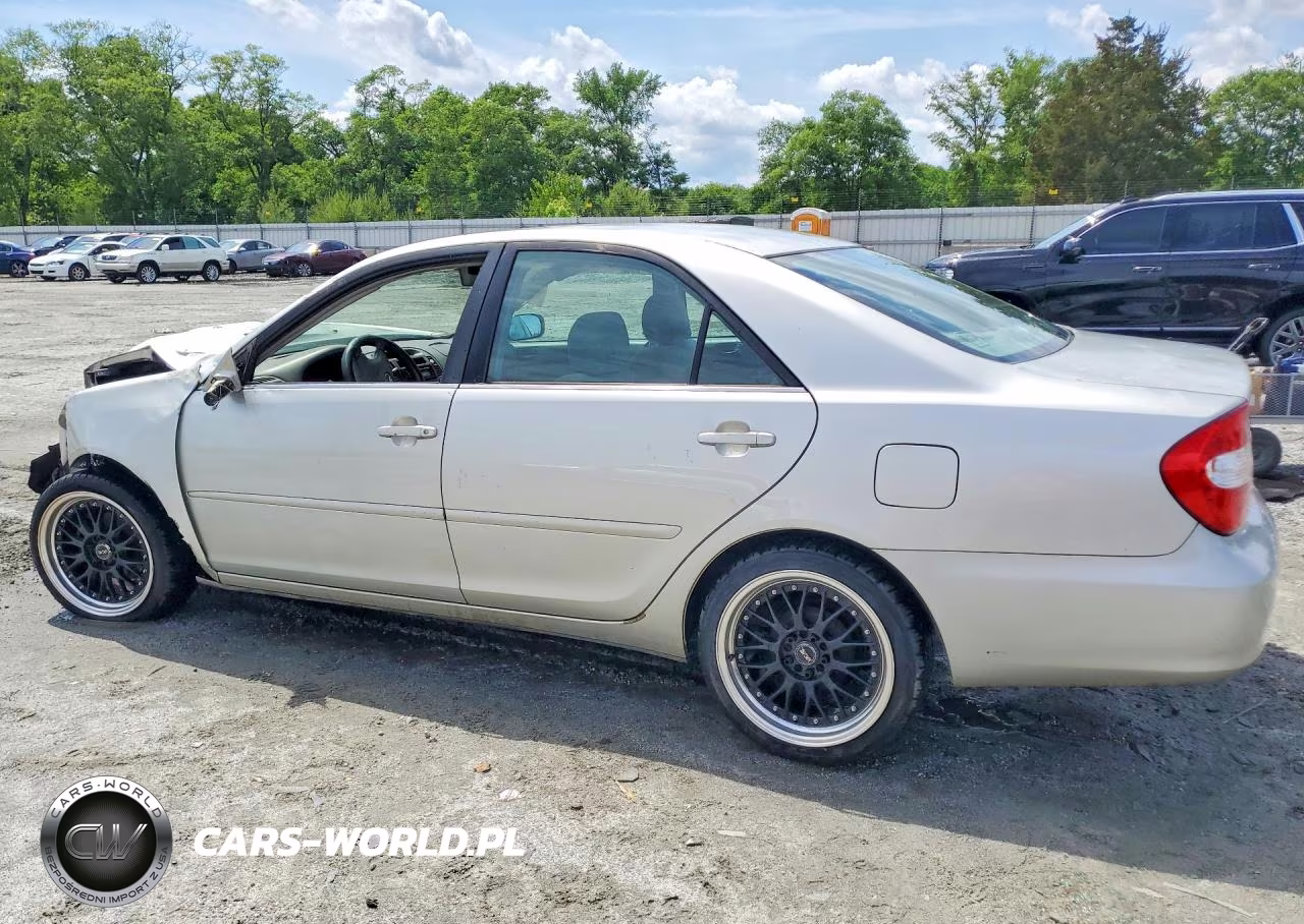 2004 Toyota Camry Le VIN:4T1BE30K44U799532 - 2