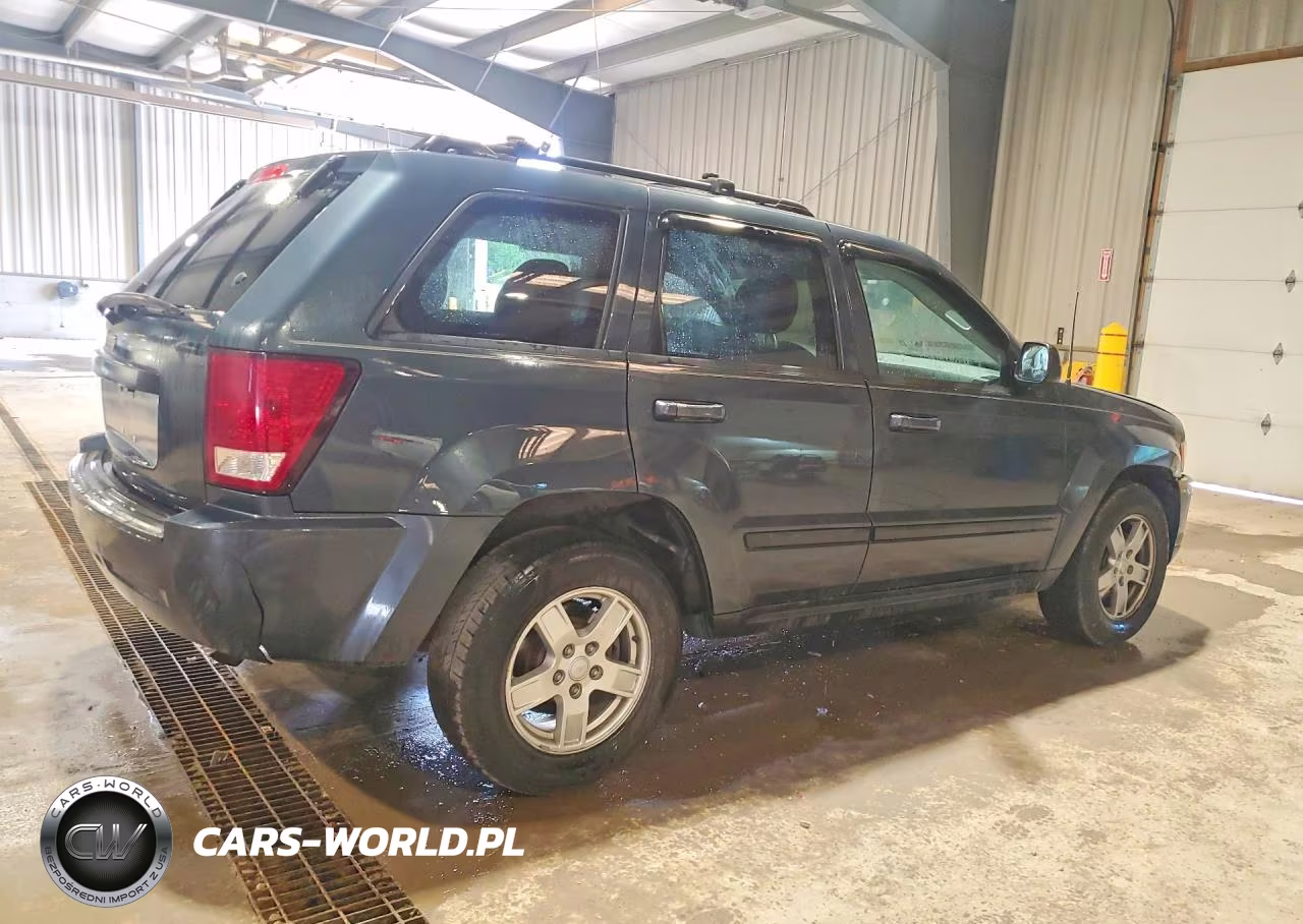 2007 Jeep Grand Cherokee Laredo VIN:1J8GR48K37C652792 - 3