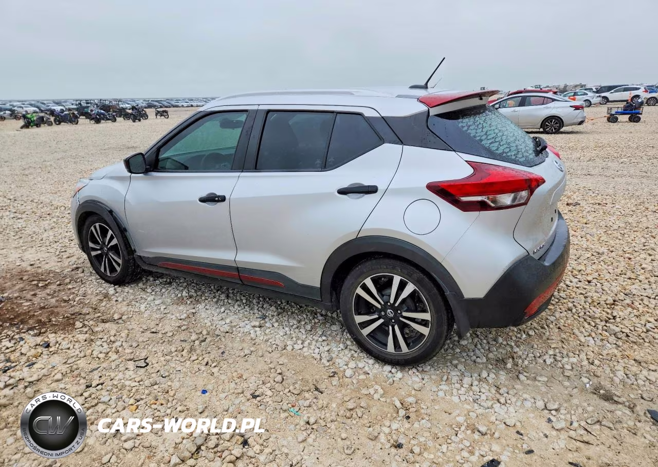 2018 Nissan Kicks Sv VIN:3N1CP5CUXJL545375 - 2