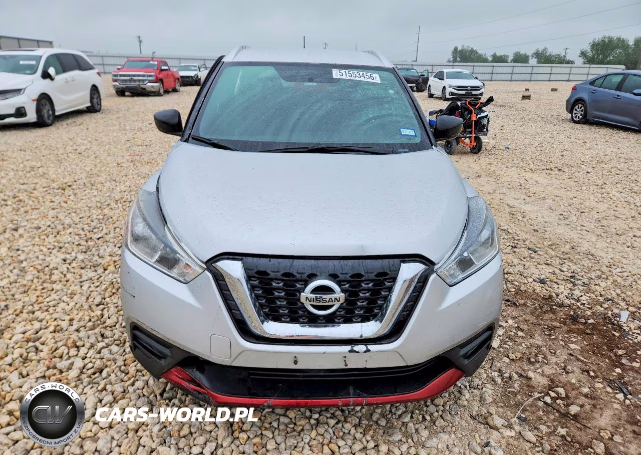 2018 Nissan Kicks Sv VIN:3N1CP5CUXJL545375 - 5