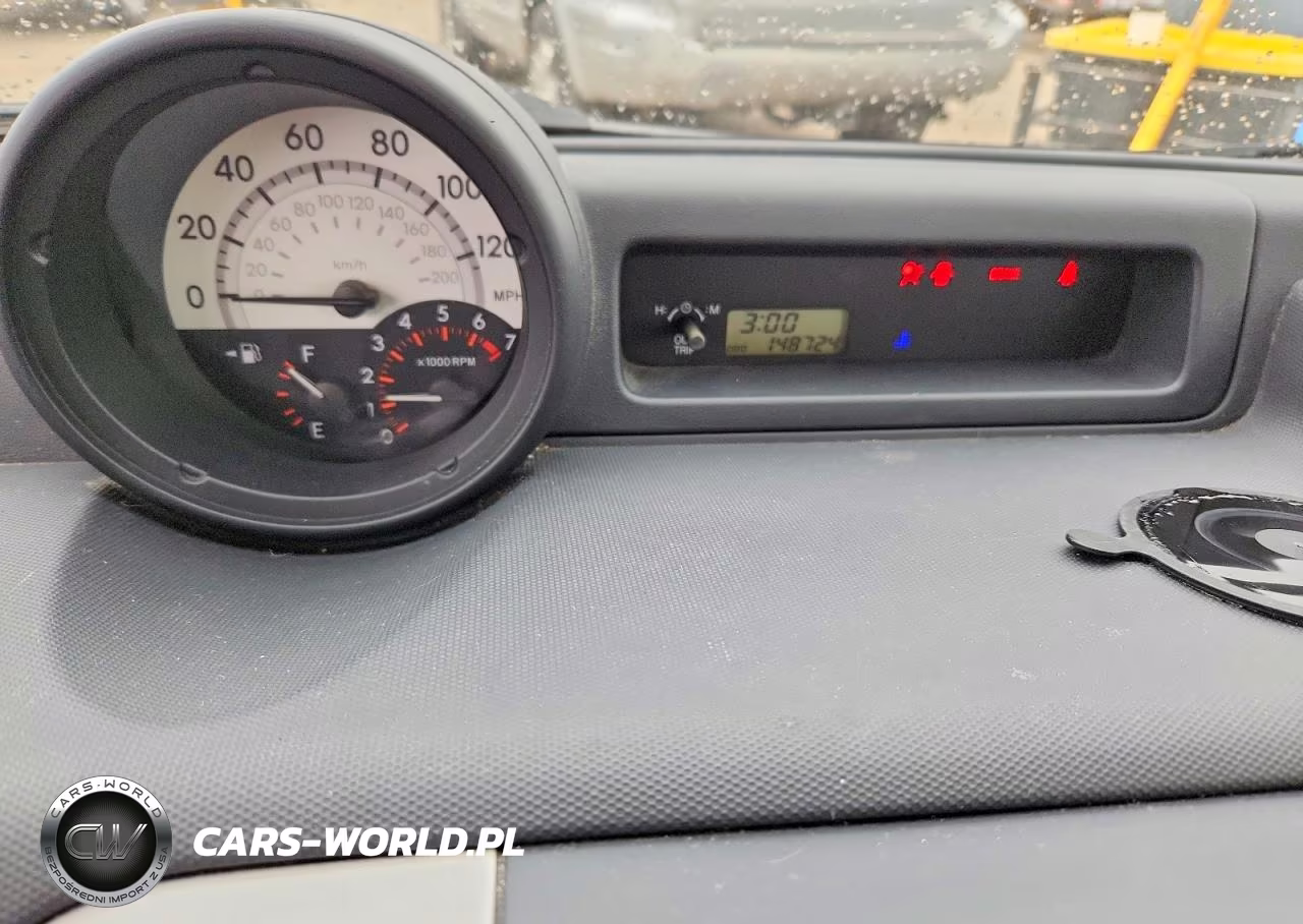 2005 Toyota Scion Xb VIN:JTLKT334X50221231 - 9