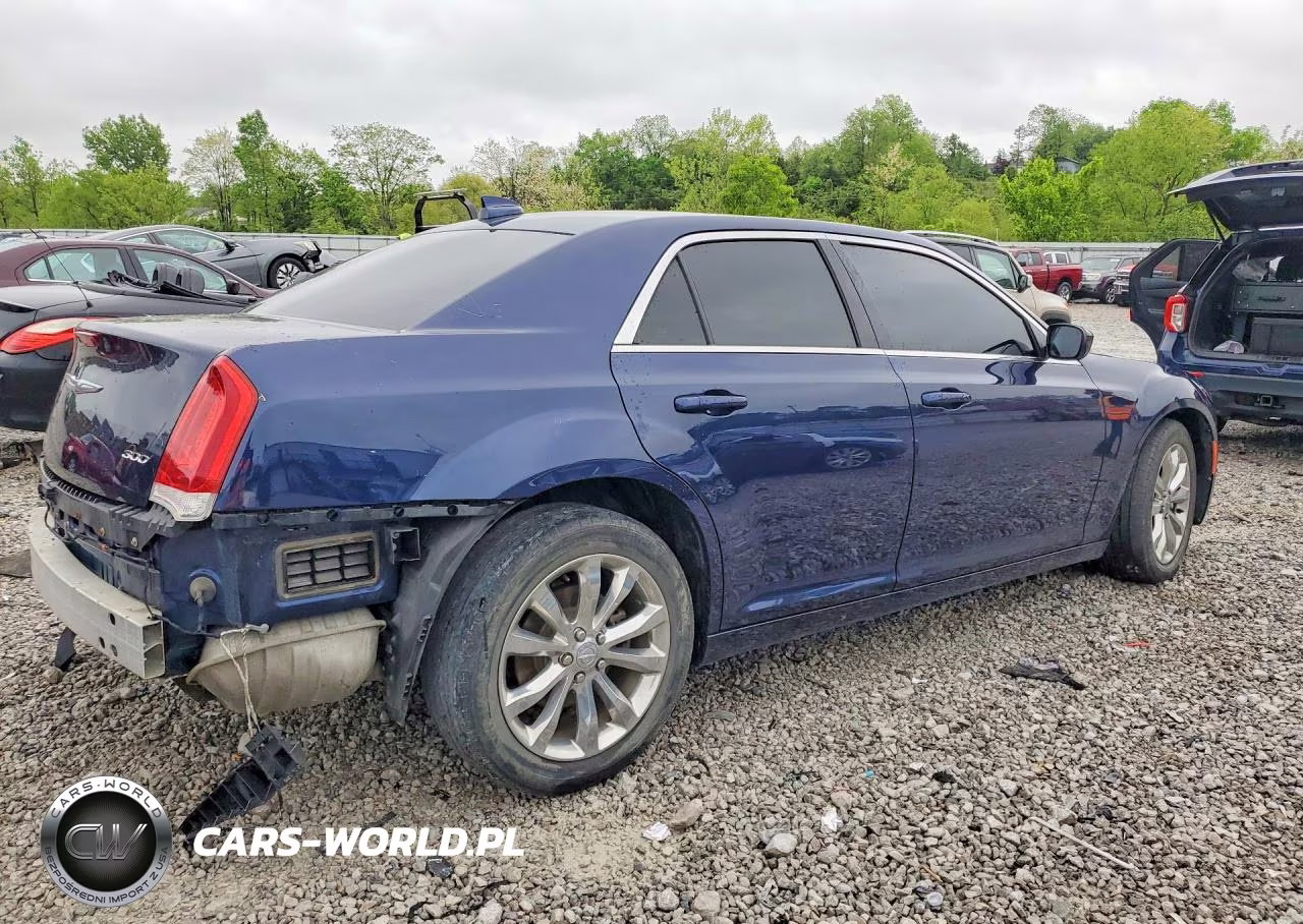 2017 Chrysler 300 Limited VIN:2C3CCARG0HH507020 - 3