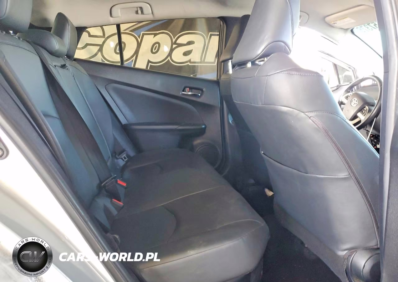 2016 Toyota Prius Four VIN:JTDKARFUXG3001265 - 10