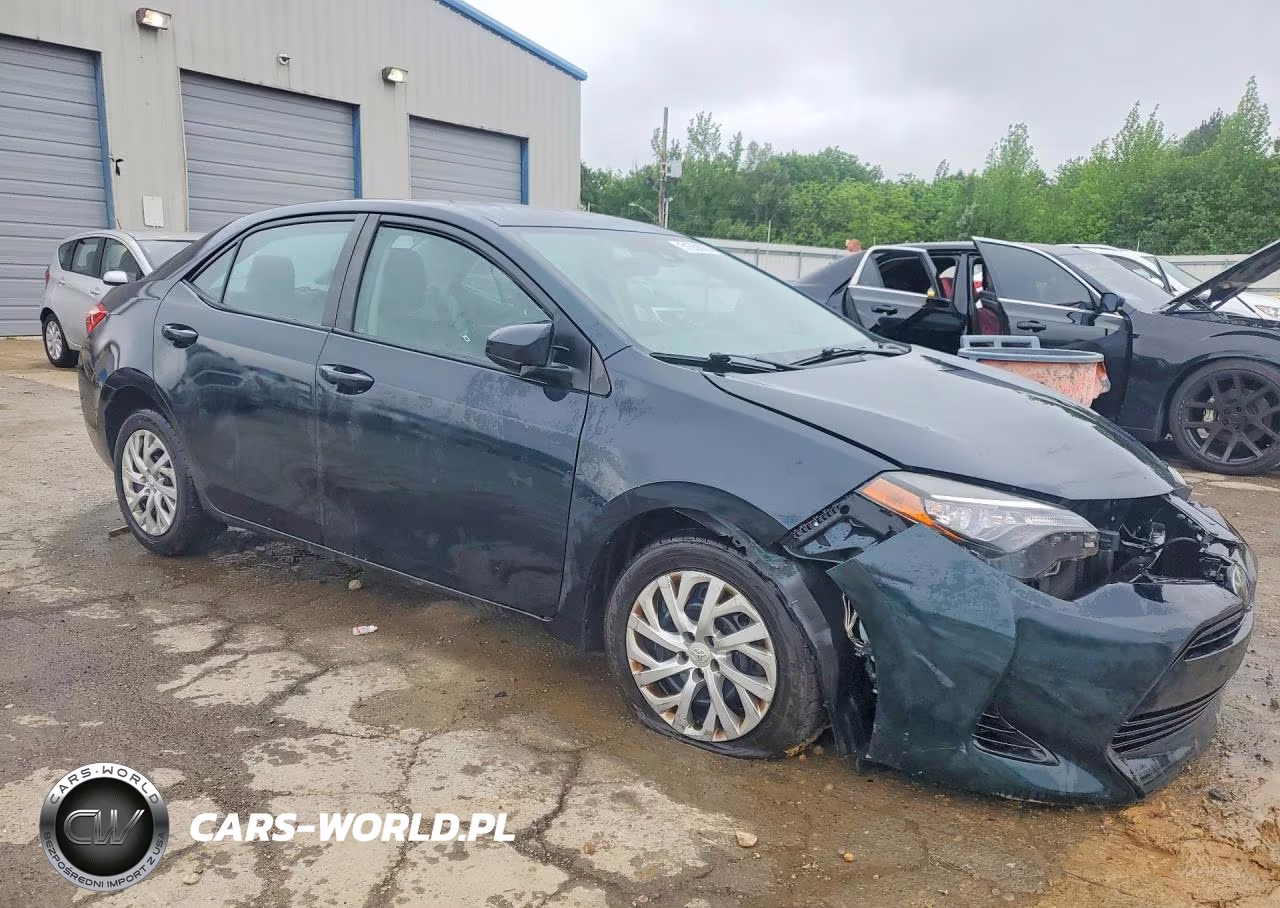 2017 Toyota Corolla Le VIN:2T1BURHEXHC835025 - 4