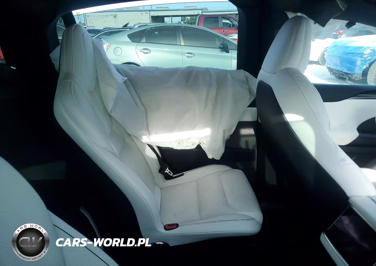 2022 Tesla Model X VIN:7SAXCBE60NF355101 - 10