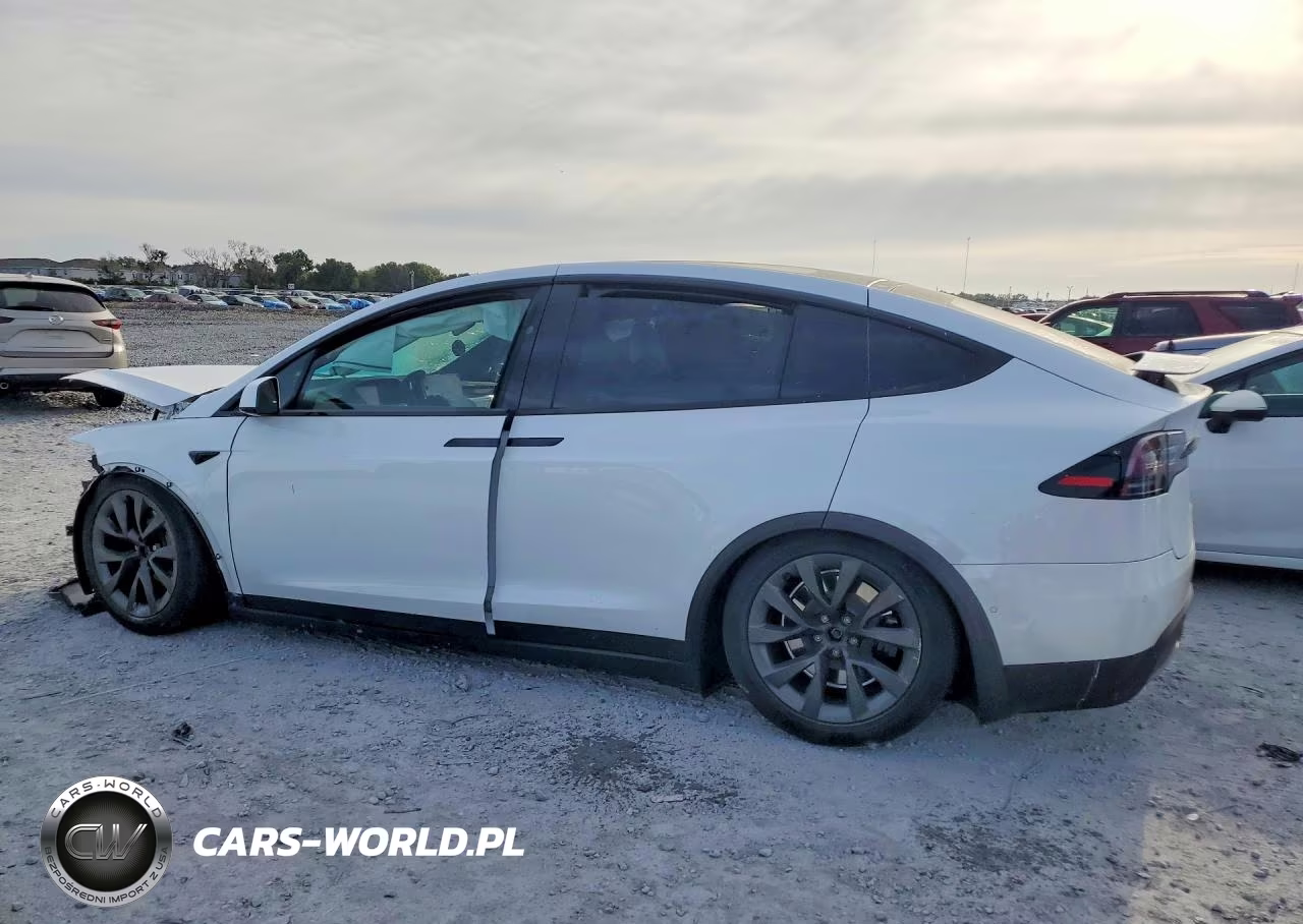 2022 Tesla Model X VIN:7SAXCBE60NF355101 - 2