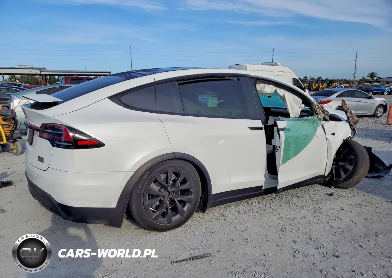 2022 Tesla Model X VIN:7SAXCBE60NF355101 - 3