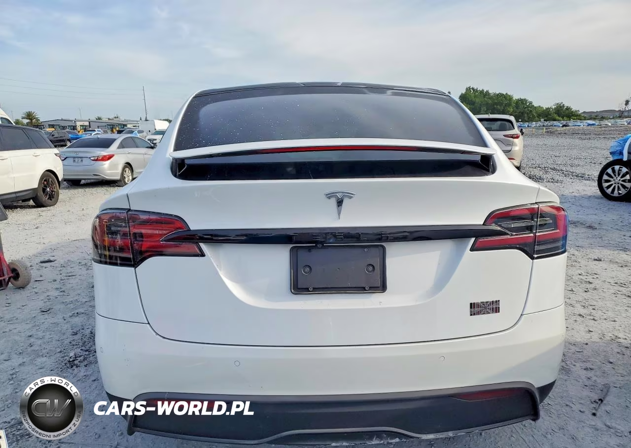 2022 Tesla Model X VIN:7SAXCBE60NF355101 - 6
