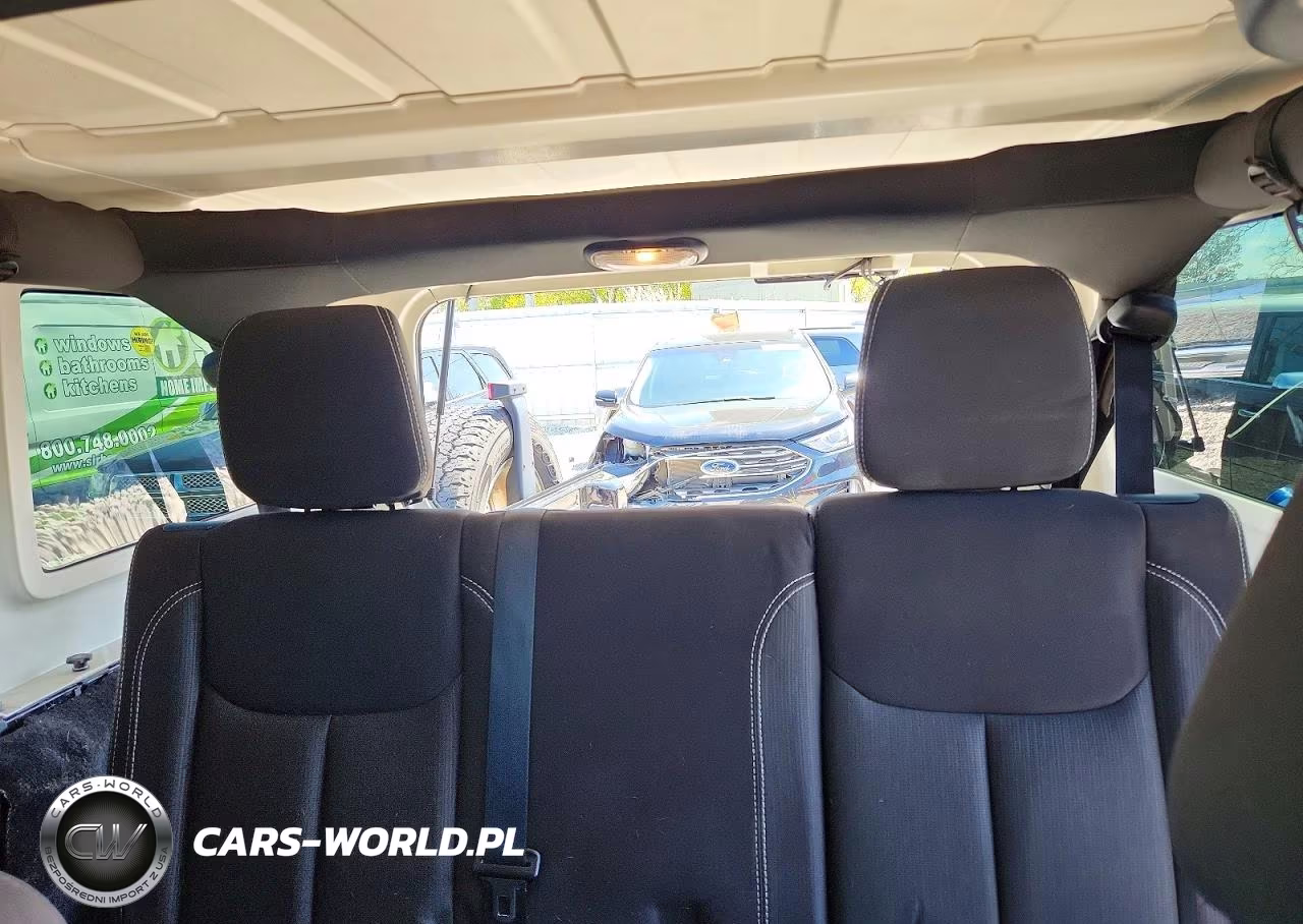 2014 Jeep Wrangler Unlimited Sahara VIN:1C4BJWEG5EL233263 - 10