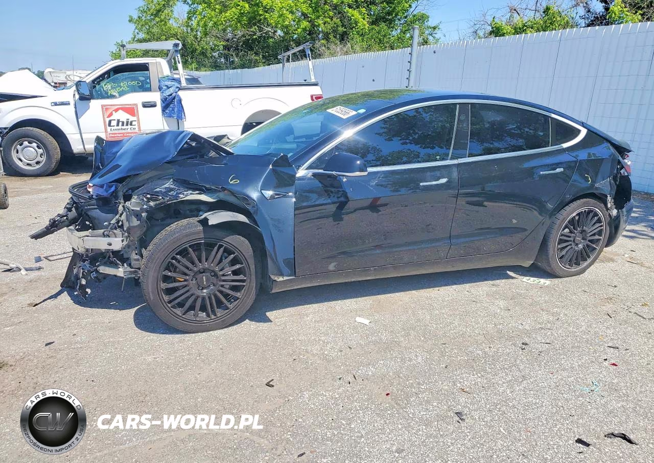 2018 Tesla Model 3 – zdjęcie 1 z 12