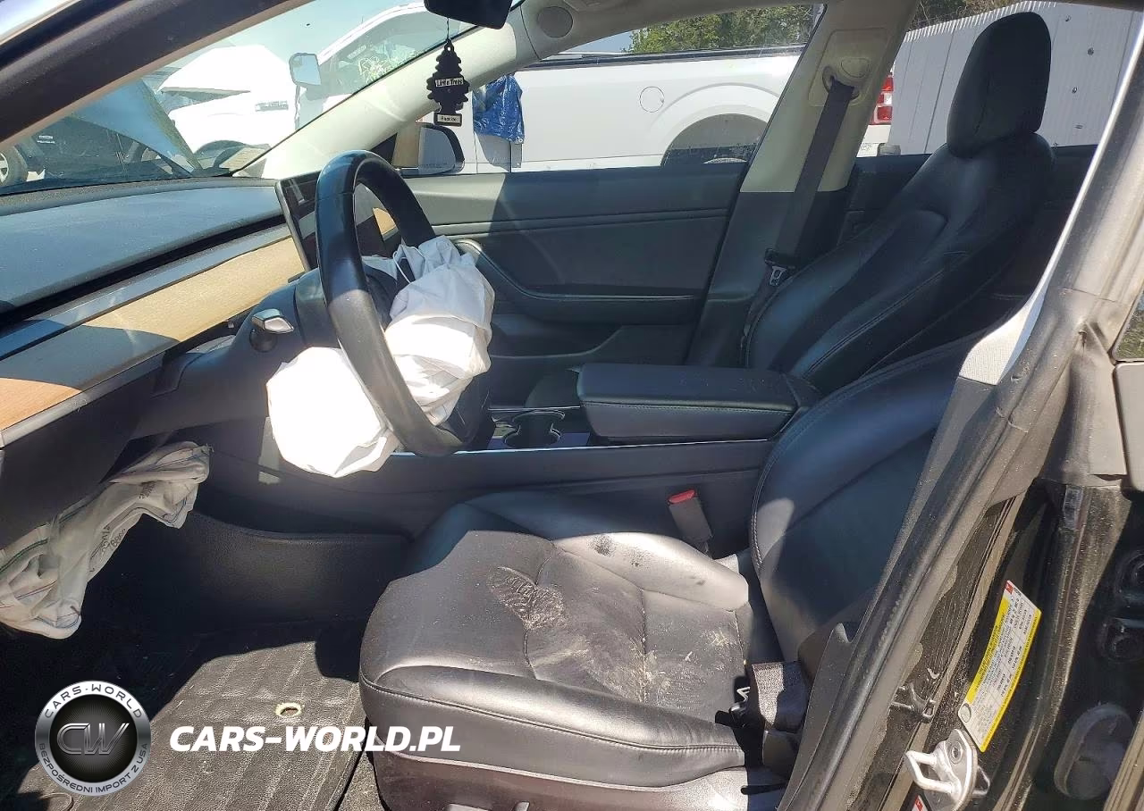 2018 Tesla Model 3 VIN:5YJ3E1EAXJF033709 - 7