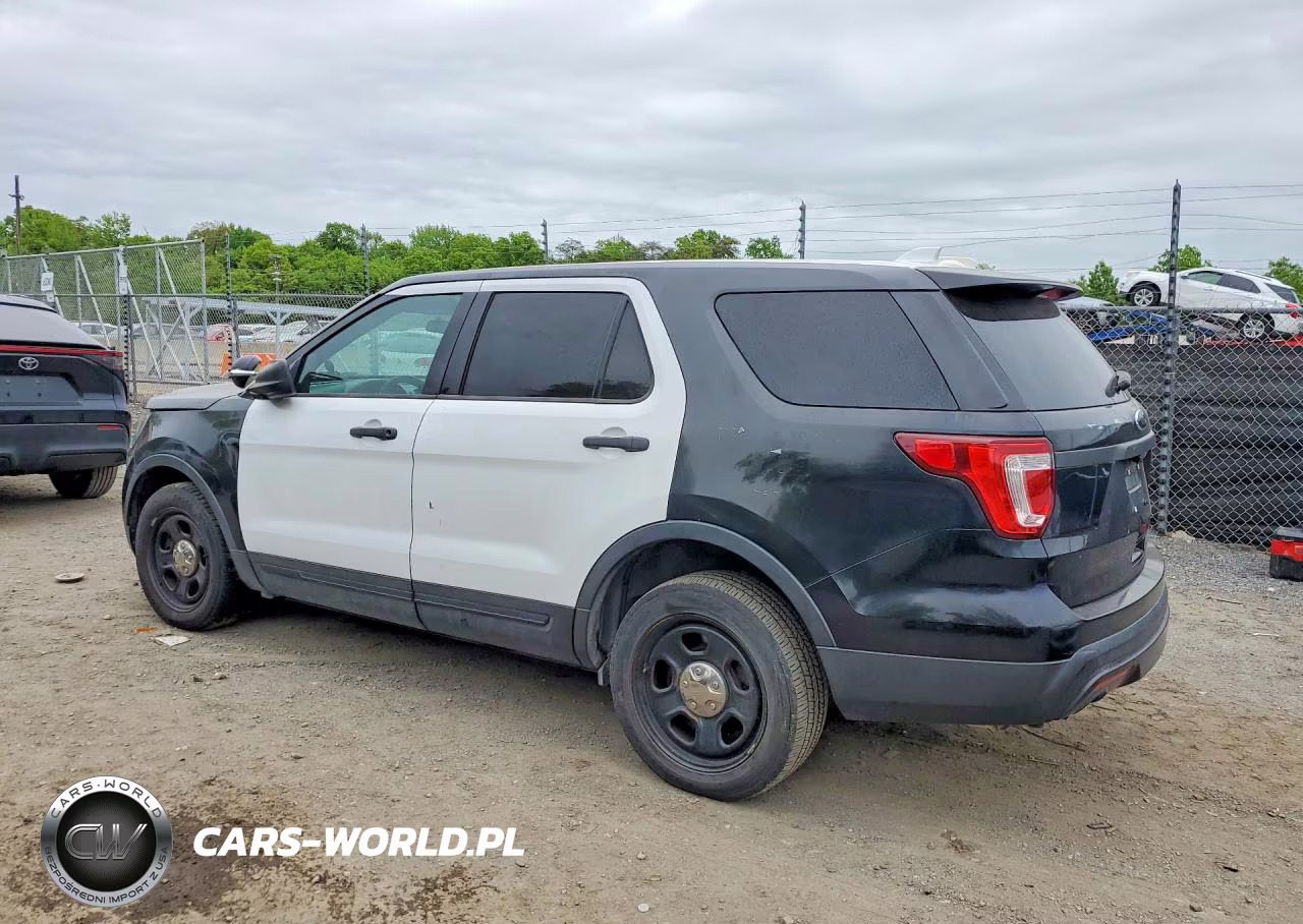 2017 Ford Explorer Police Interceptor VIN:1FM5K8AR2HGB71570 - 2
