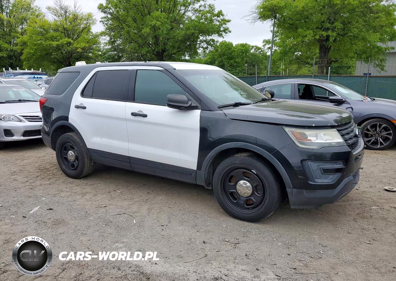 2017 Ford Explorer Police Interceptor VIN:1FM5K8AR2HGB71570 - 4
