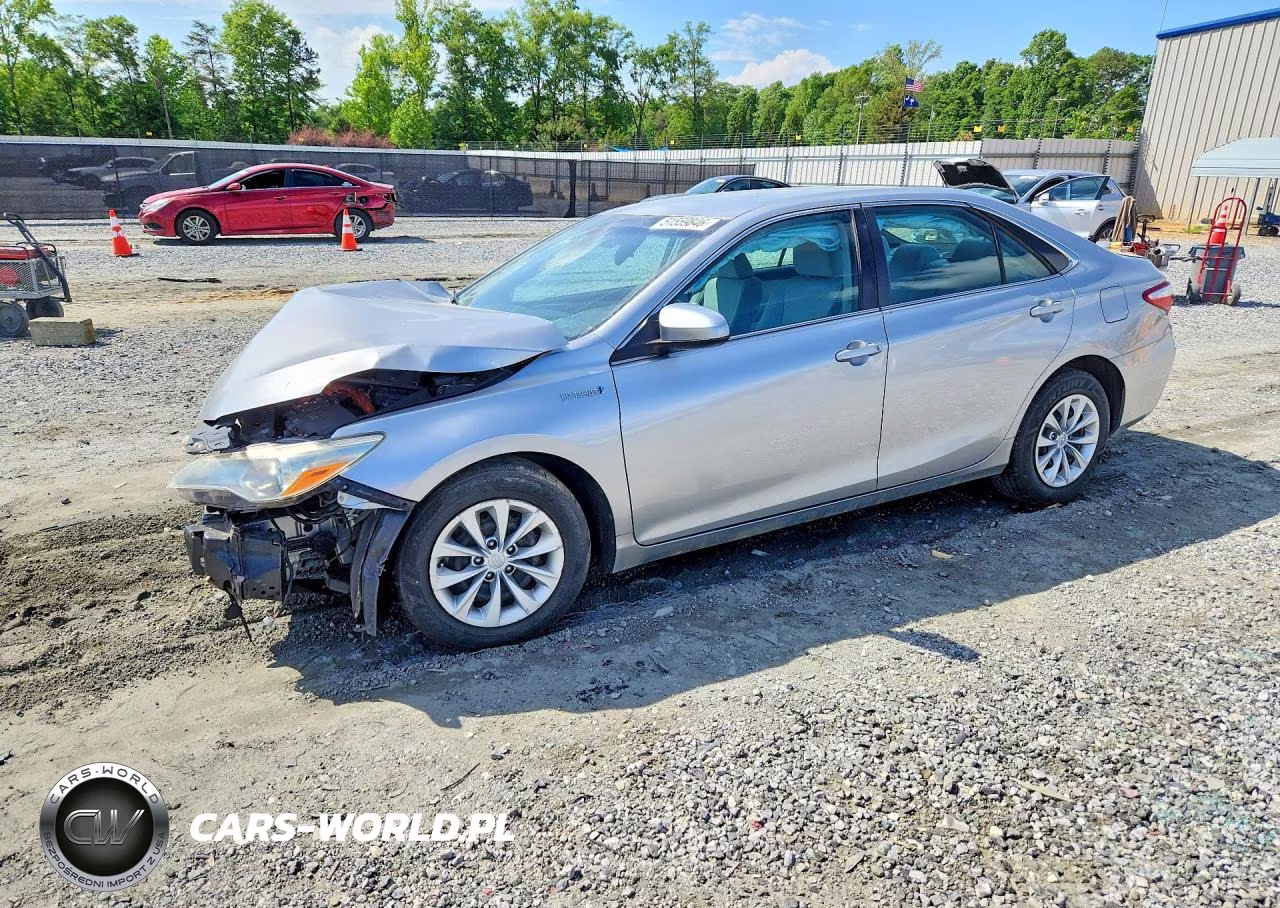 2015 Toyota Camry Hybrid Le – zdjęcie 1 z 12