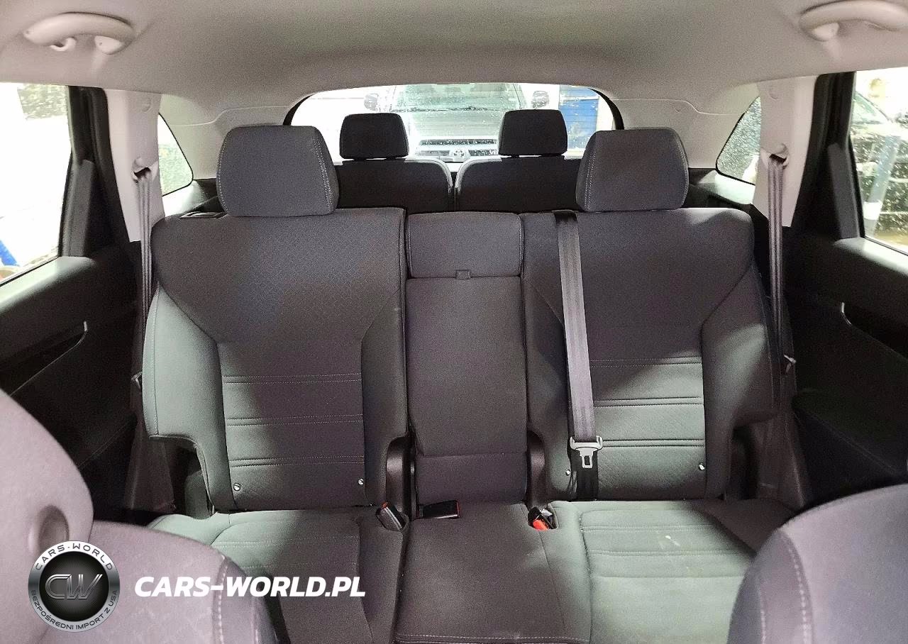 2019 Kia Sorento L VIN:5XYPG4A31KG585484 - 10