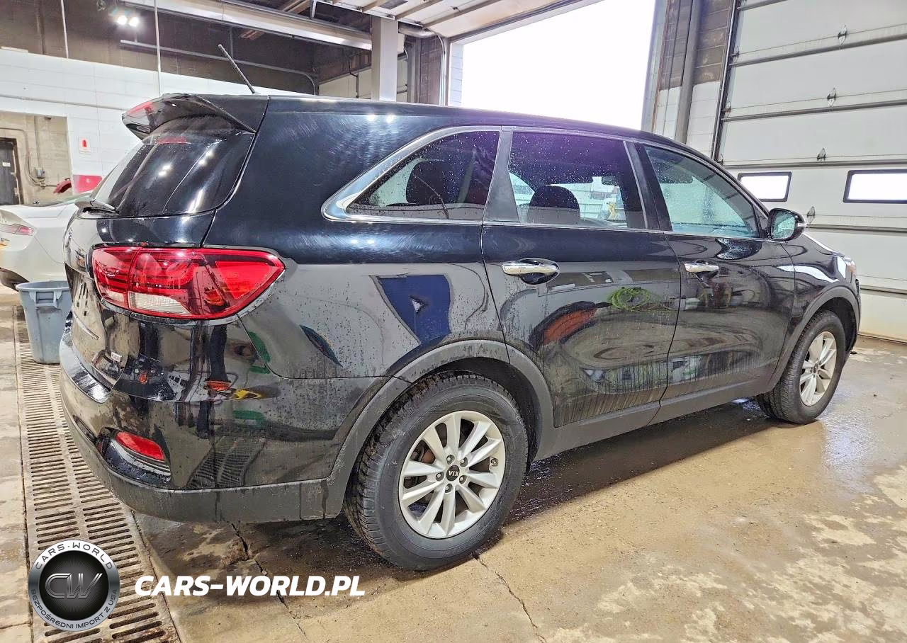 2019 Kia Sorento L VIN:5XYPG4A31KG585484 - 3