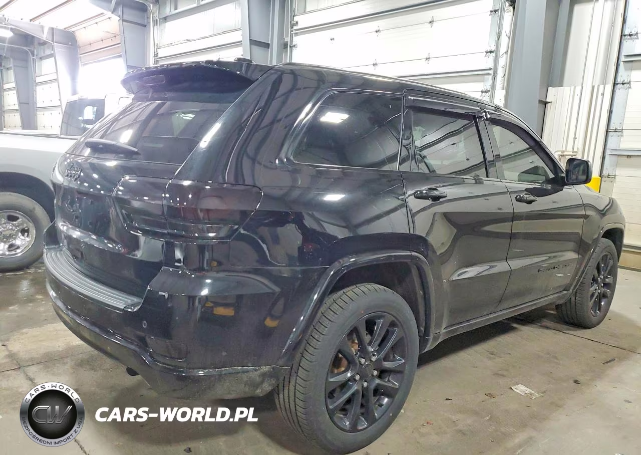 2020 Jeep Grand Cherokee Laredo VIN:1C4RJFAG8LC186327 - 3