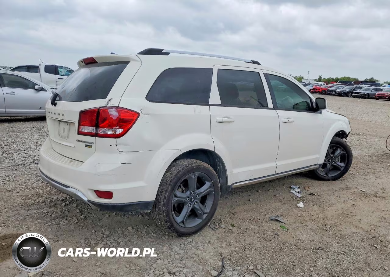 2019 Dodge Journey Crossroad VIN:3C4PDCGG1KT857960 - 3