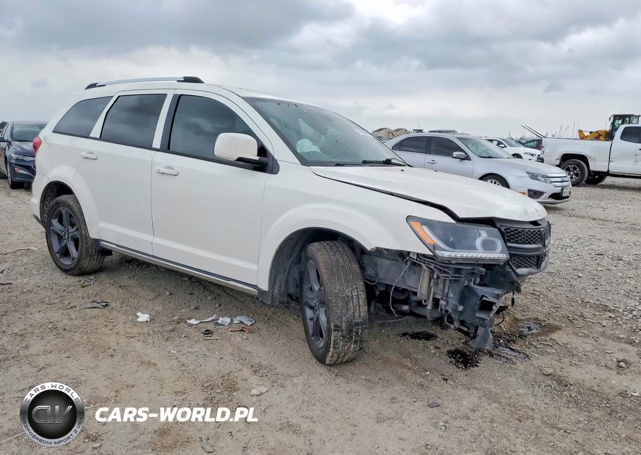 2019 Dodge Journey Crossroad VIN:3C4PDCGG1KT857960 - 4