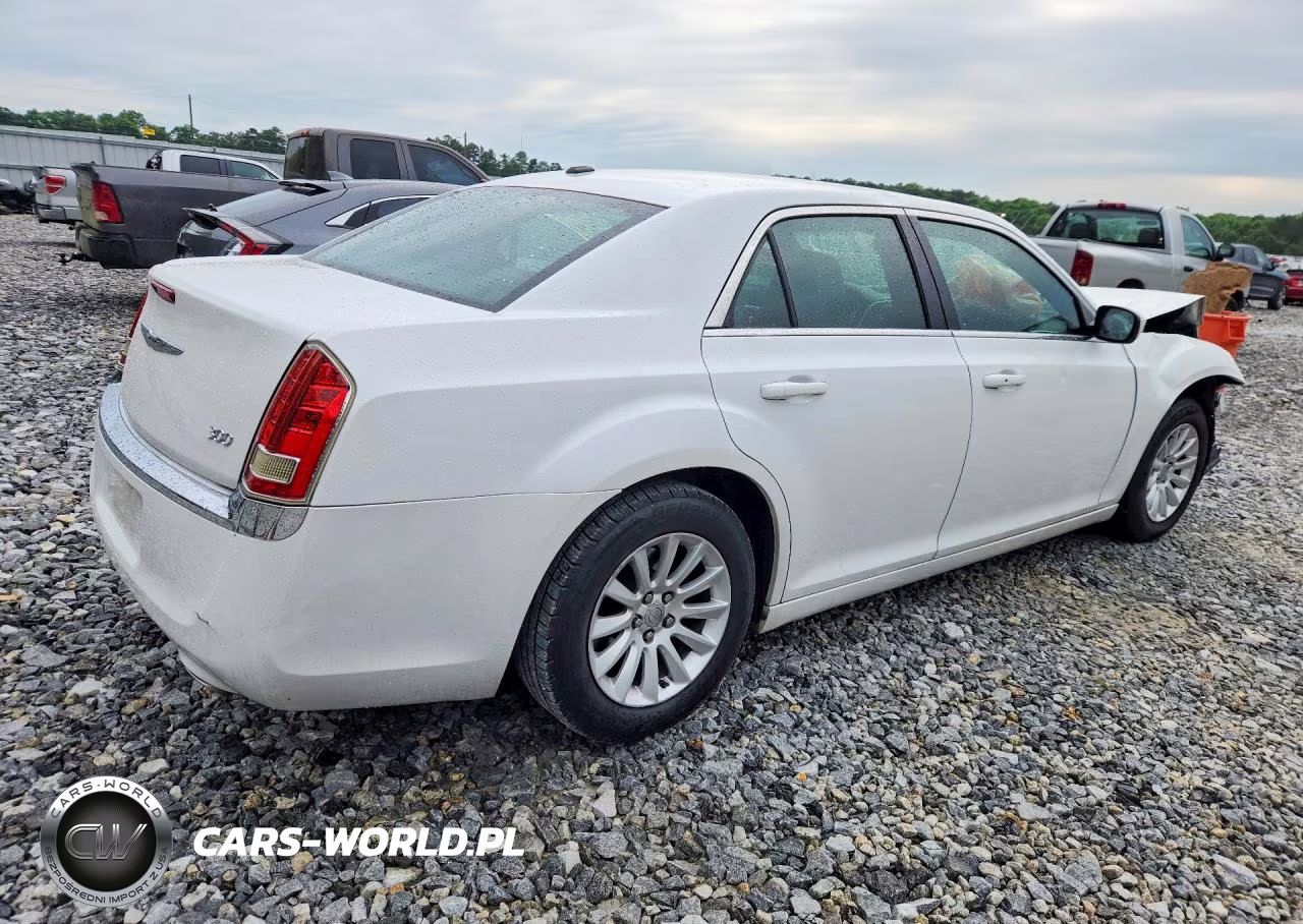 2013 Chrysler 300 VIN:2C3CCAAG9DH530009 - 3