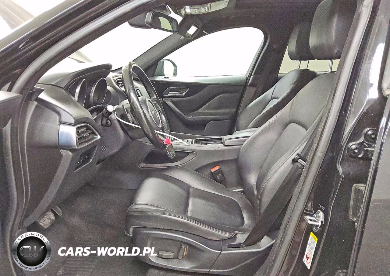 2018 Jaguar F-Pace Premium VIN:SADCJ2FX0JA287852 - 7