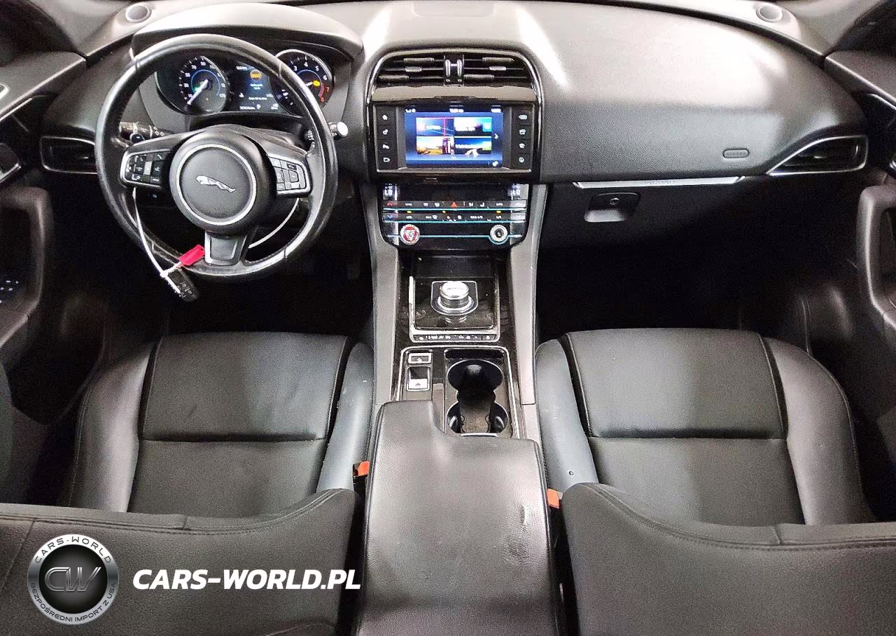 2018 Jaguar F-Pace Premium VIN:SADCJ2FX0JA287852 - 8