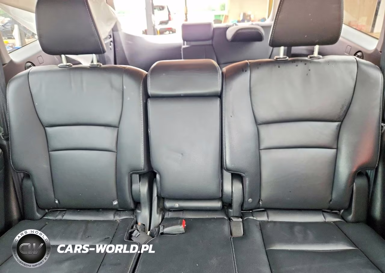 2018 Honda Pilot Touring VIN:5FNYF5H99JB013558 - 10