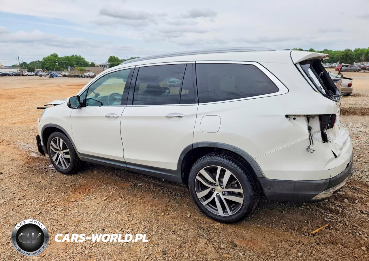 2018 Honda Pilot Touring VIN:5FNYF5H99JB013558 - 2