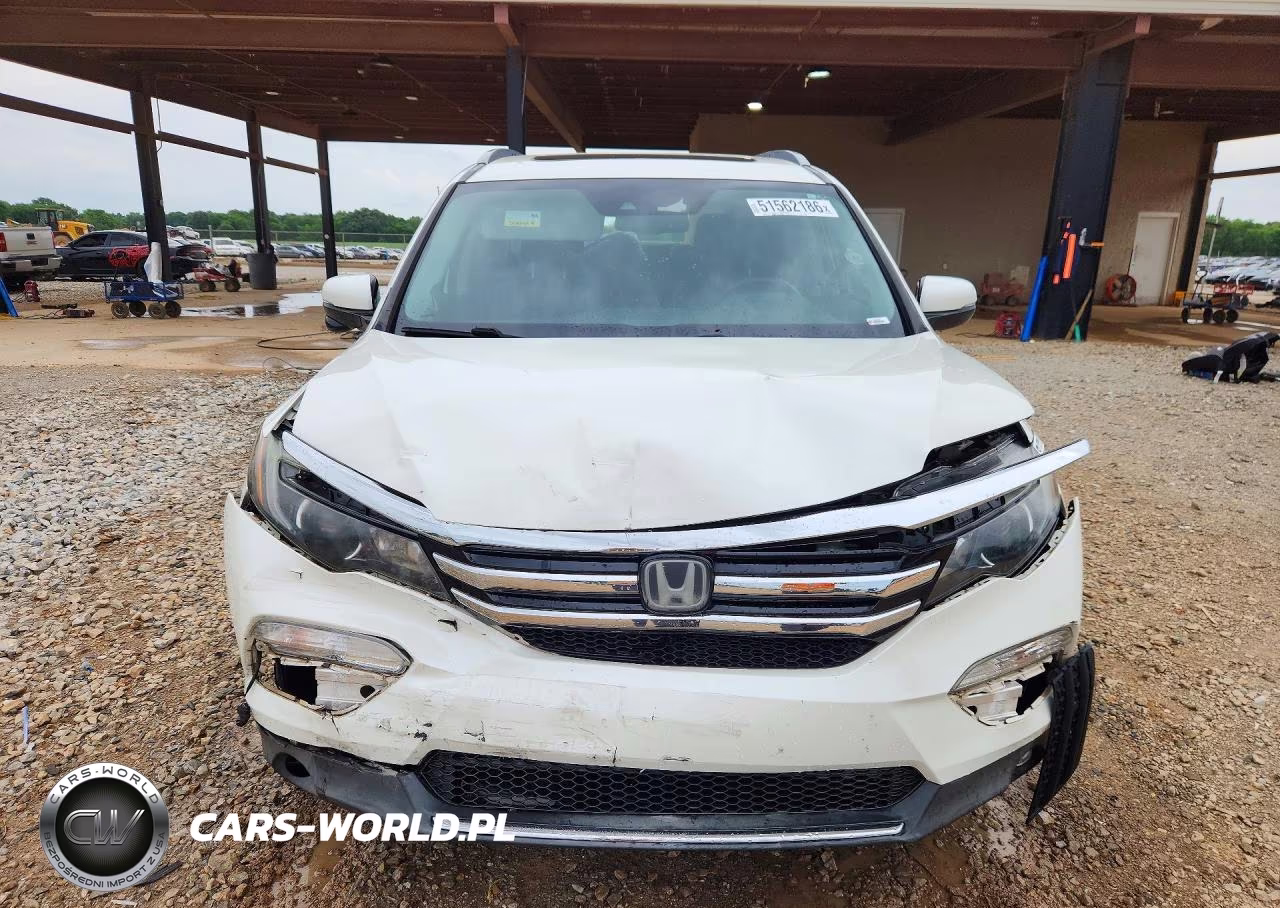 2018 Honda Pilot Touring VIN:5FNYF5H99JB013558 - 5