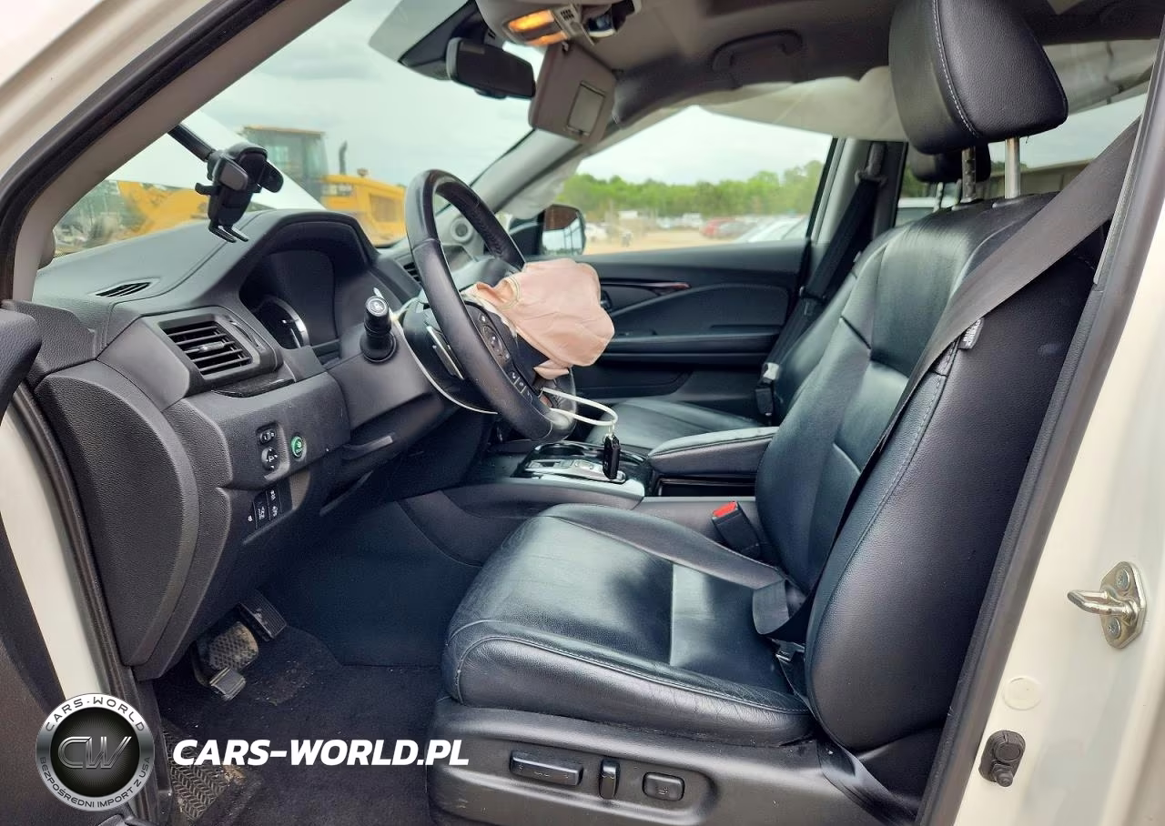 2018 Honda Pilot Touring VIN:5FNYF5H99JB013558 - 7