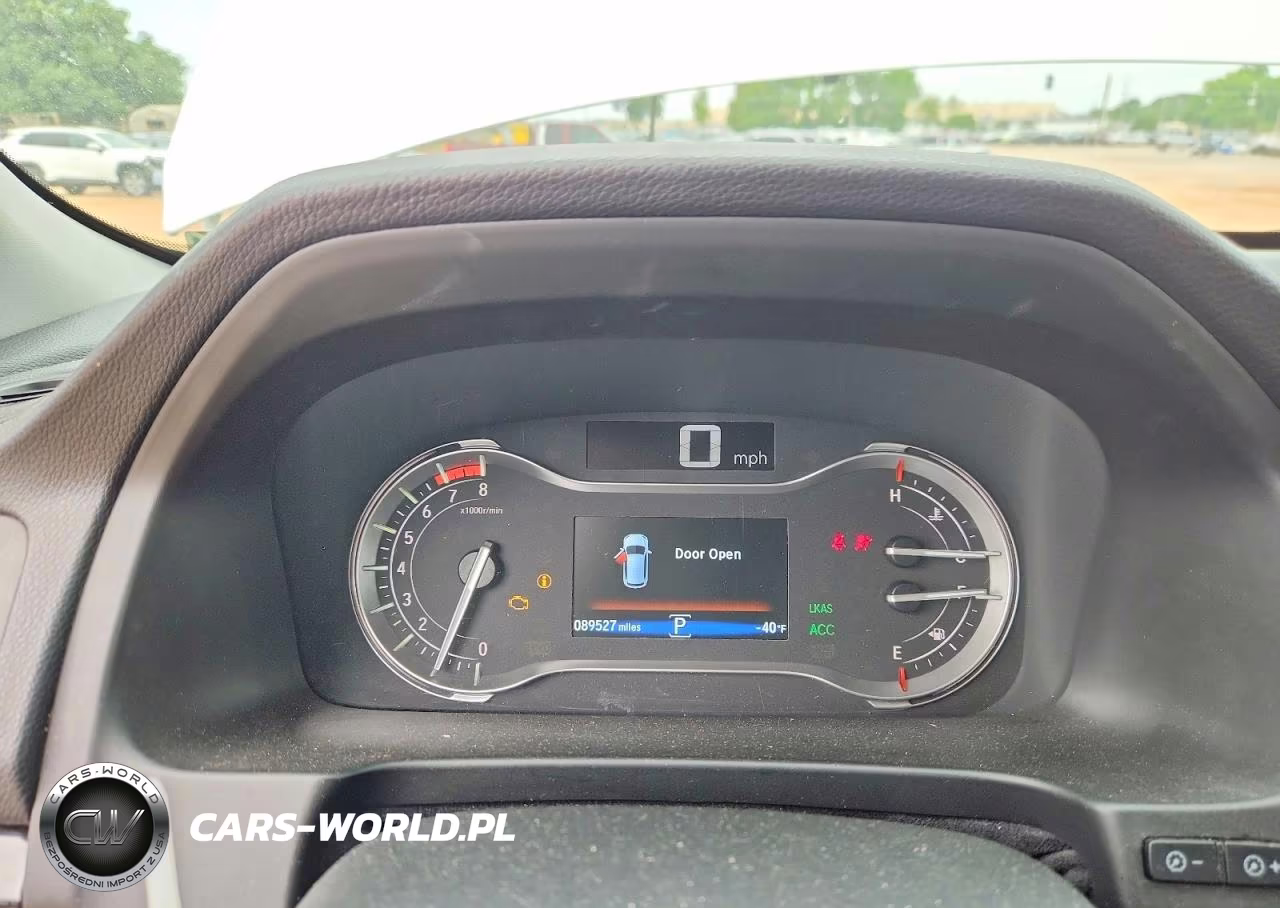 2018 Honda Pilot Touring VIN:5FNYF5H99JB013558 - 9