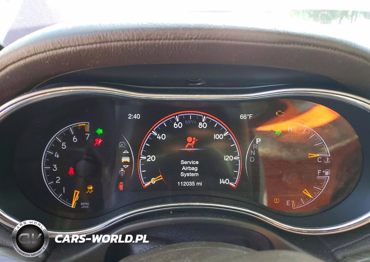 2019 Jeep Grand Cherokee Overland VIN:1C4RJECG5KC597321 - 9
