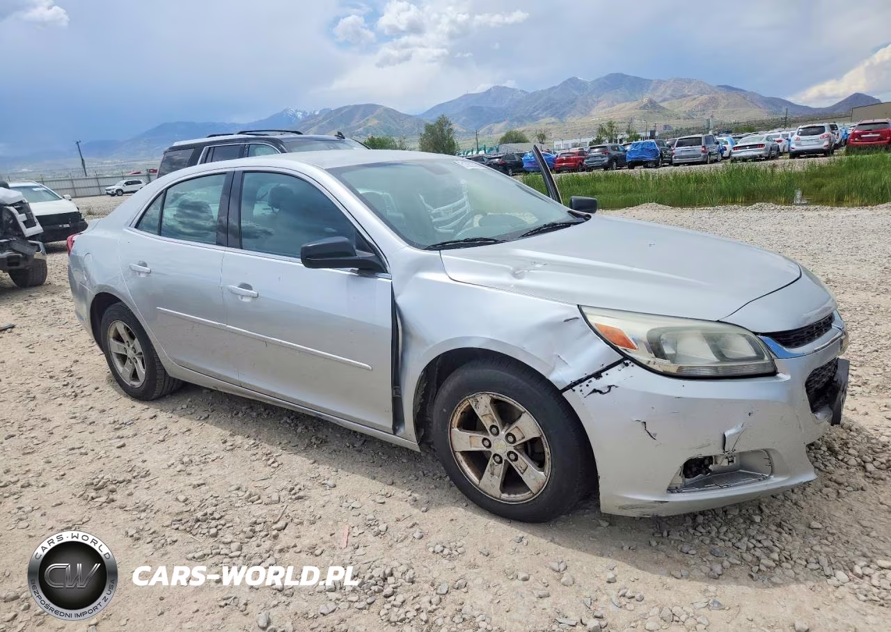 2015 Chevrolet Malibu Ls VIN:1G11B5SL1FU120029 - 4