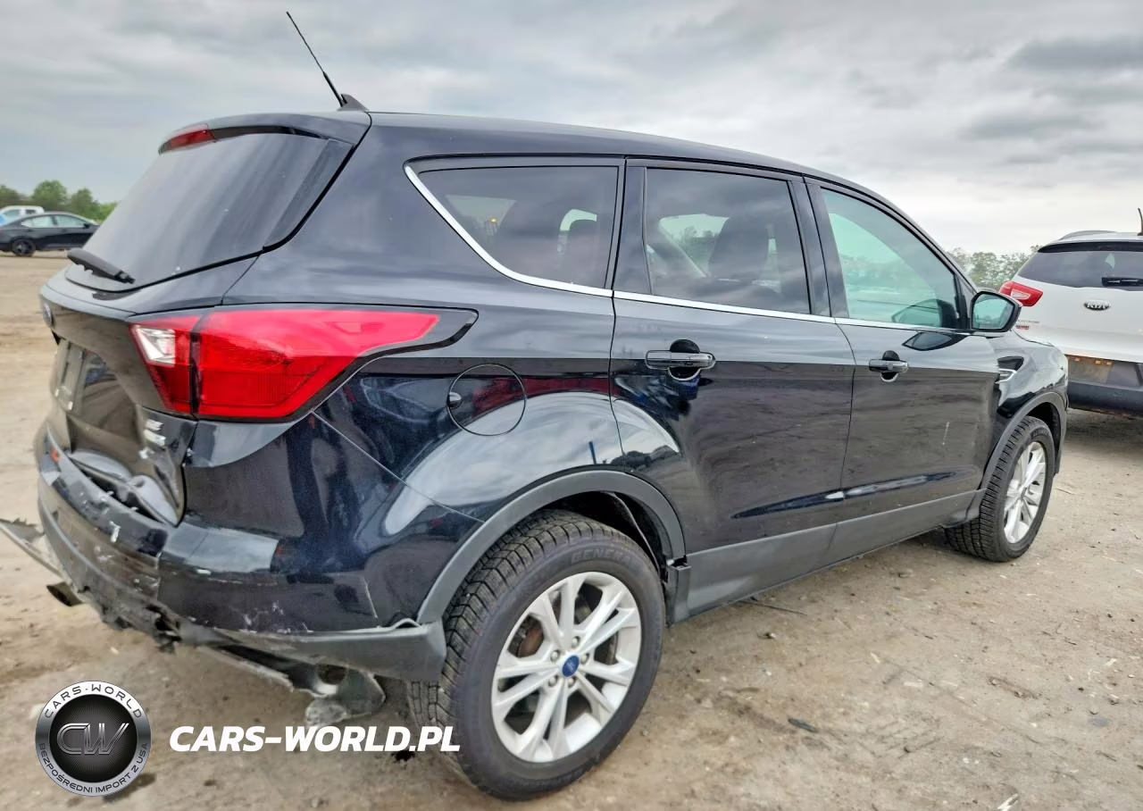 2019 Ford Escape Se VIN:1FMCU9GD4KUB14749 - 3