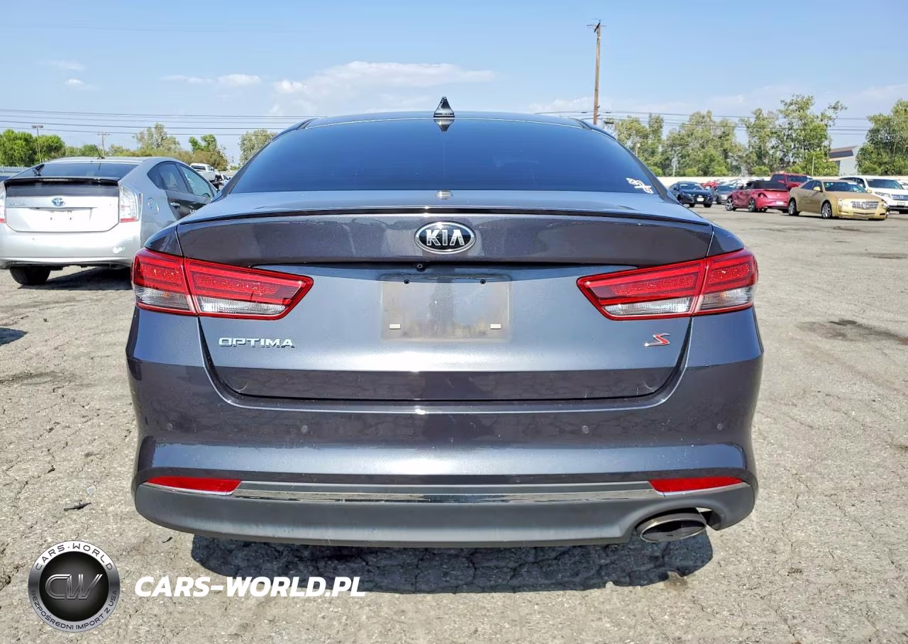 2018 Kia Optima S VIN:5XXGT4L34JG202570 - 6