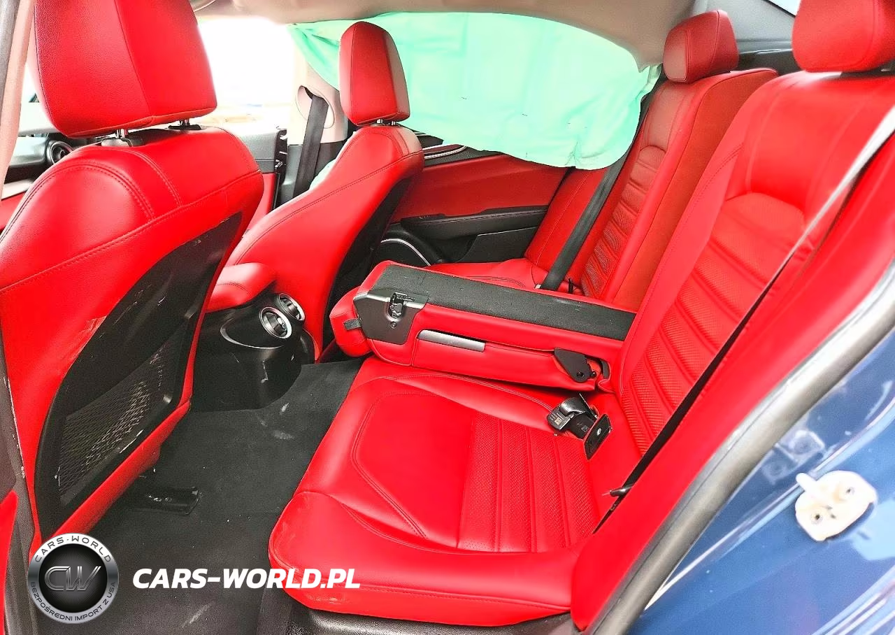 2019 Alfa Romeo Giulia Ti VIN:ZARFANBN2K7600421 - 10