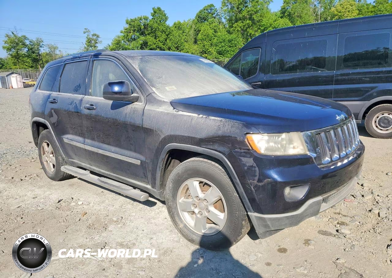 2011 Jeep Grand Cherokee Laredo VIN:1J4RR4GG3BC523838 - 4