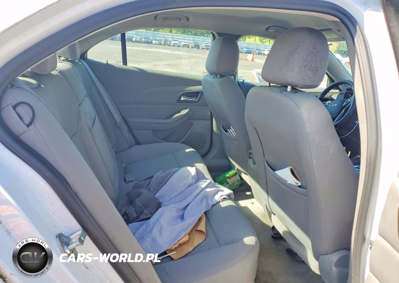 2013 Chevrolet Malibu Ls VIN:1G11B5SA2DF182636 - 10