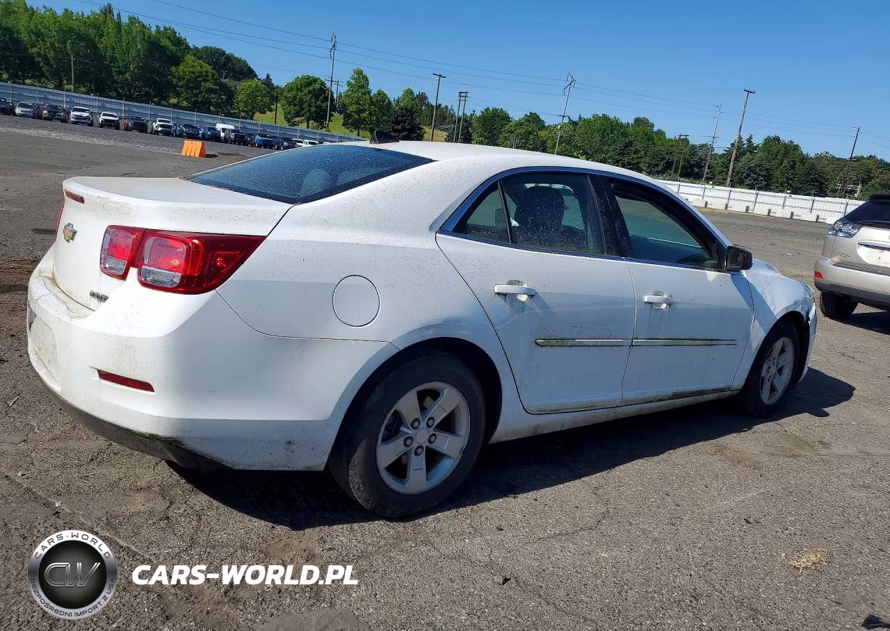 2013 Chevrolet Malibu Ls VIN:1G11B5SA2DF182636 - 3