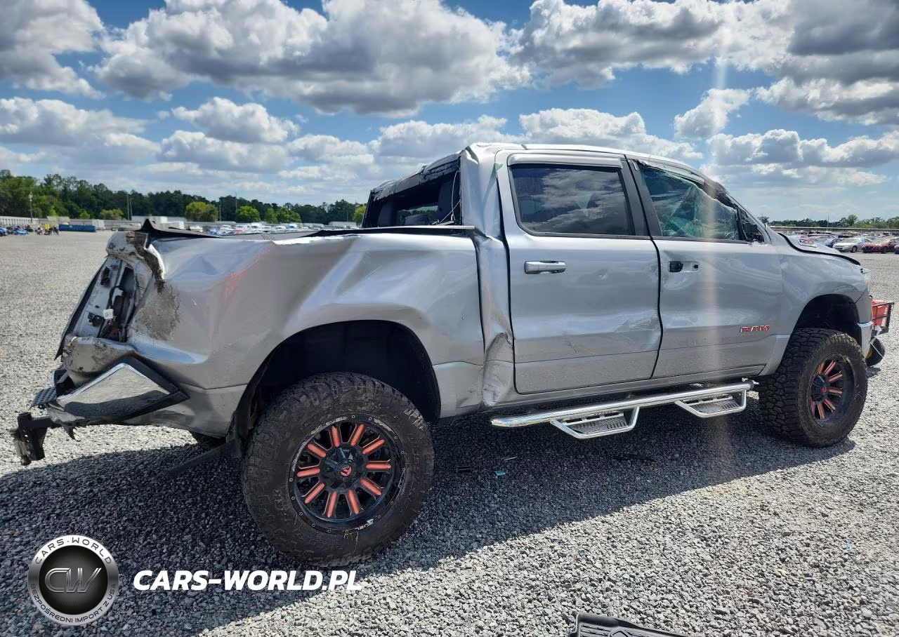 2021 Ram 1500 Big Horn VIN:1C6SRFFT2MN770879 - 3