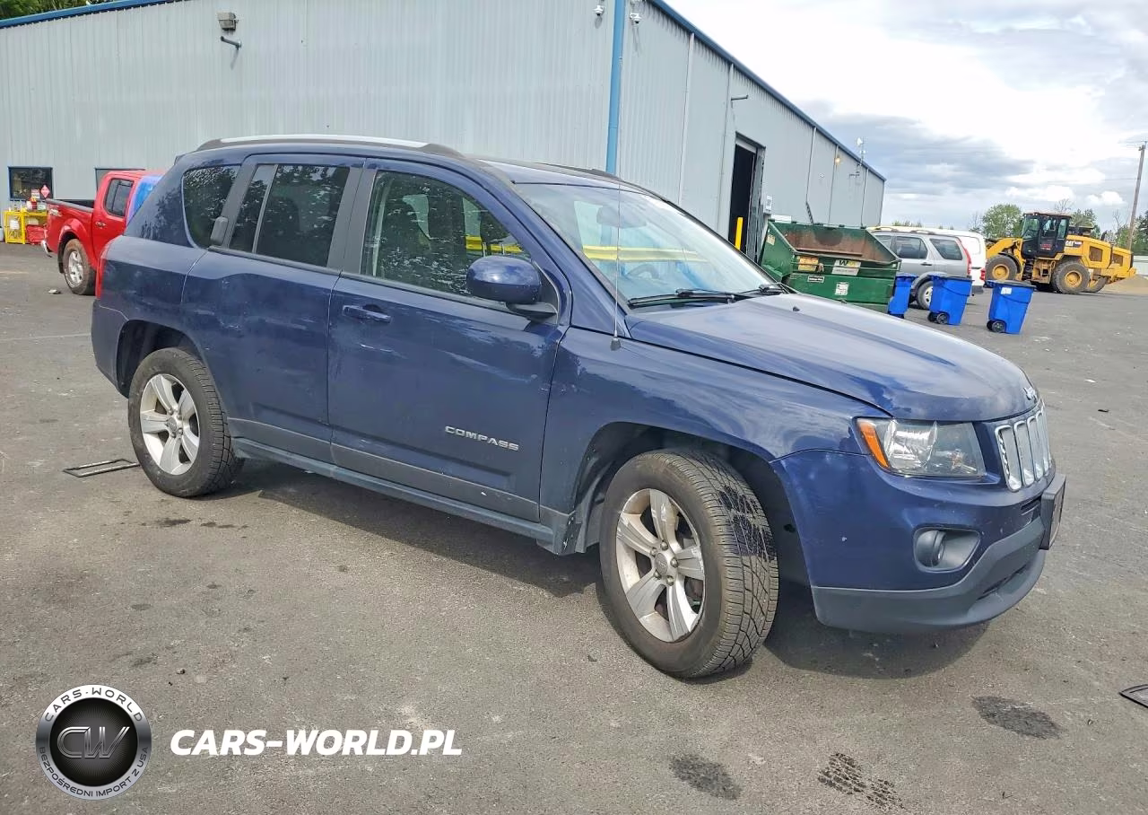 2016 Jeep Compass Latitude VIN:1C4NJDEB5GD756222 - 4