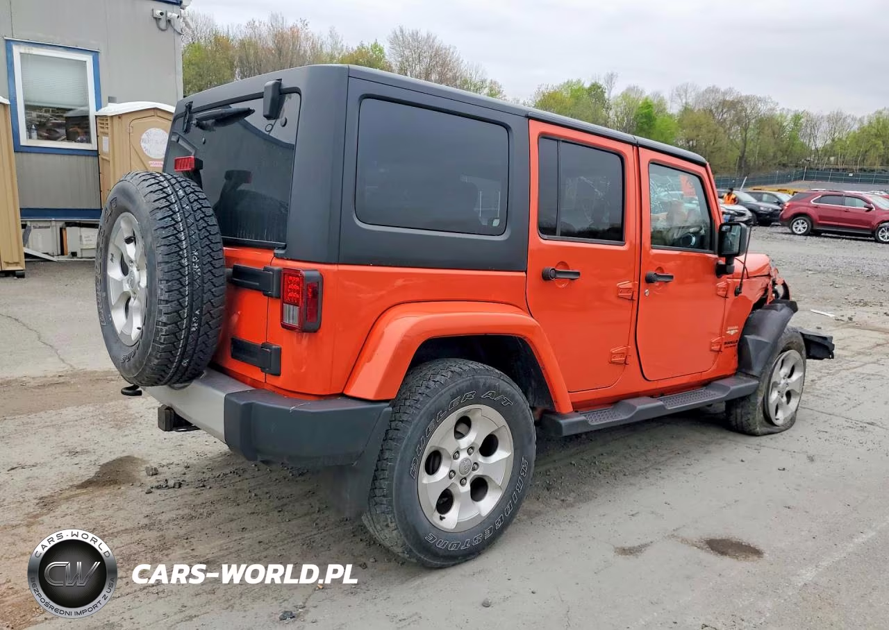 2015 Jeep Wrangler Unlimited Sahara VIN:1C4HJWEG6FL599132 - 3