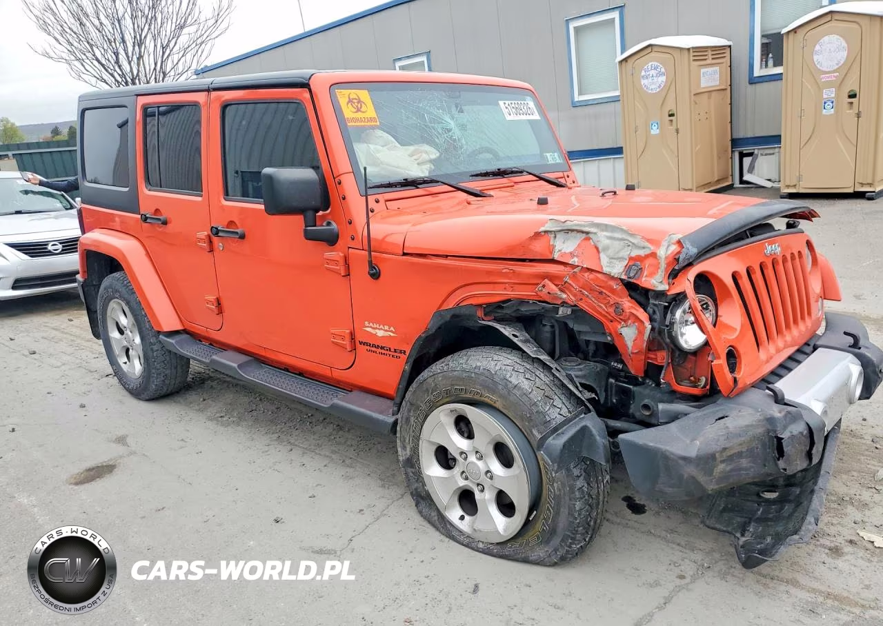 2015 Jeep Wrangler Unlimited Sahara VIN:1C4HJWEG6FL599132 - 4