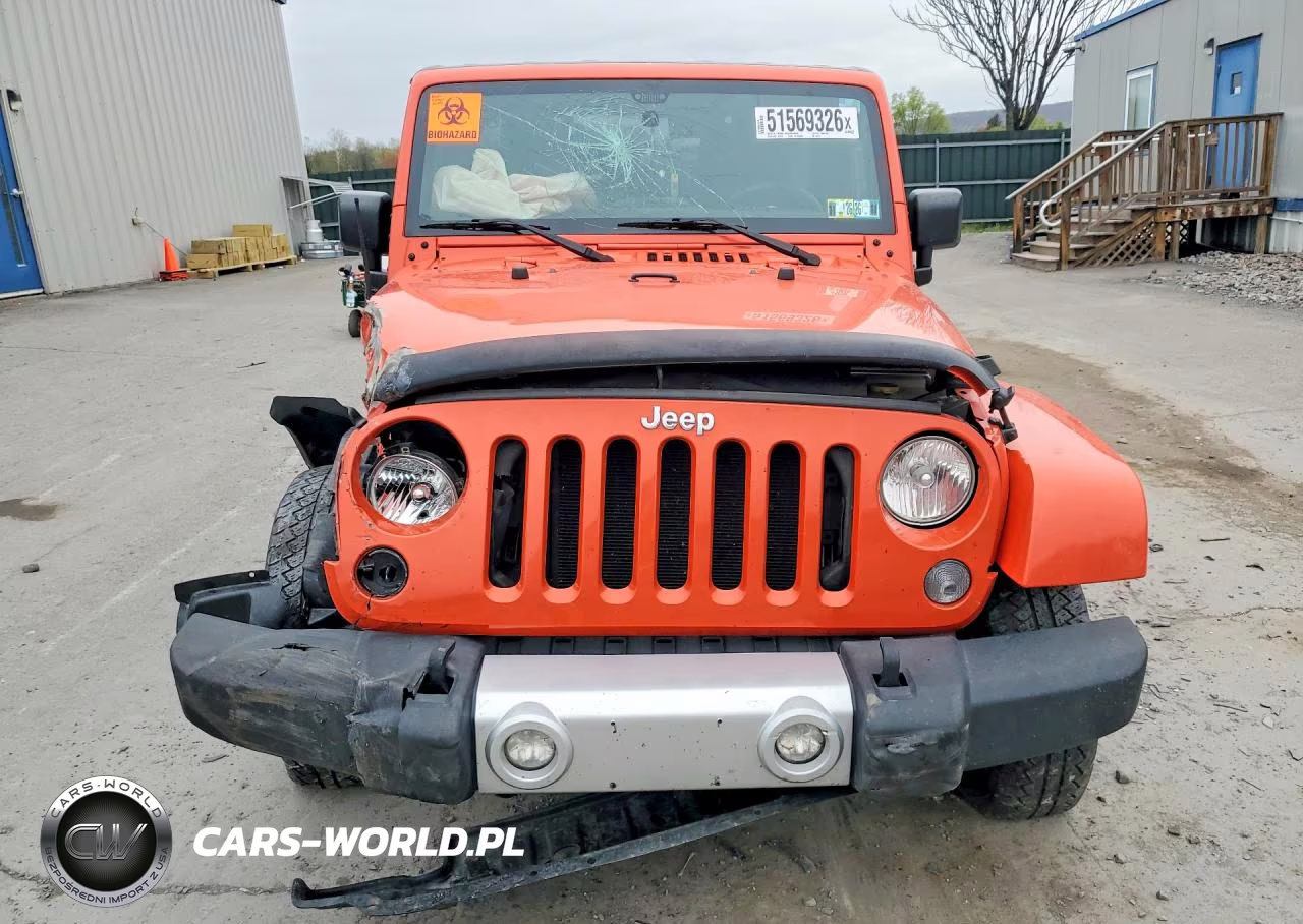 2015 Jeep Wrangler Unlimited Sahara VIN:1C4HJWEG6FL599132 - 5