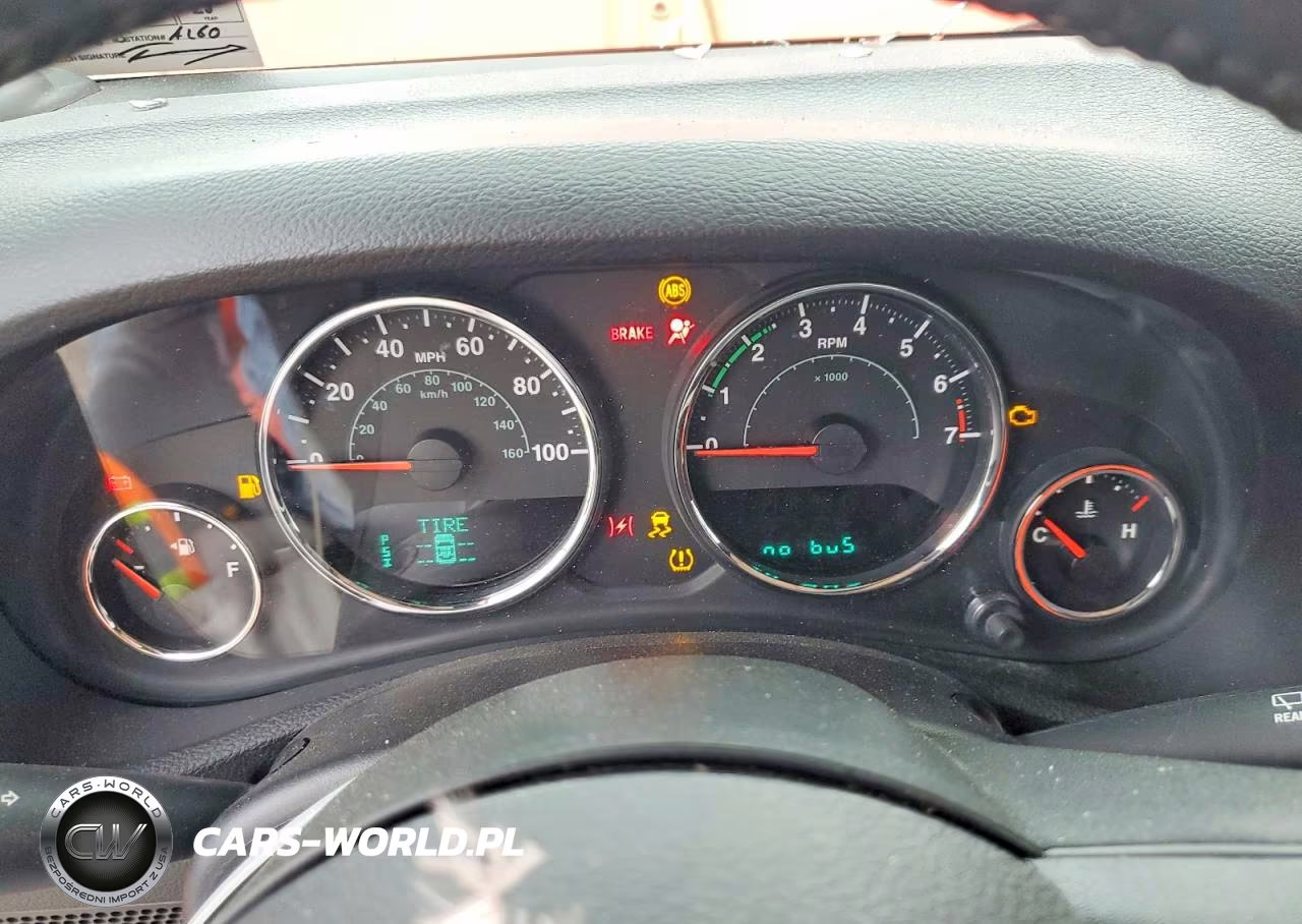2015 Jeep Wrangler Unlimited Sahara VIN:1C4HJWEG6FL599132 - 9