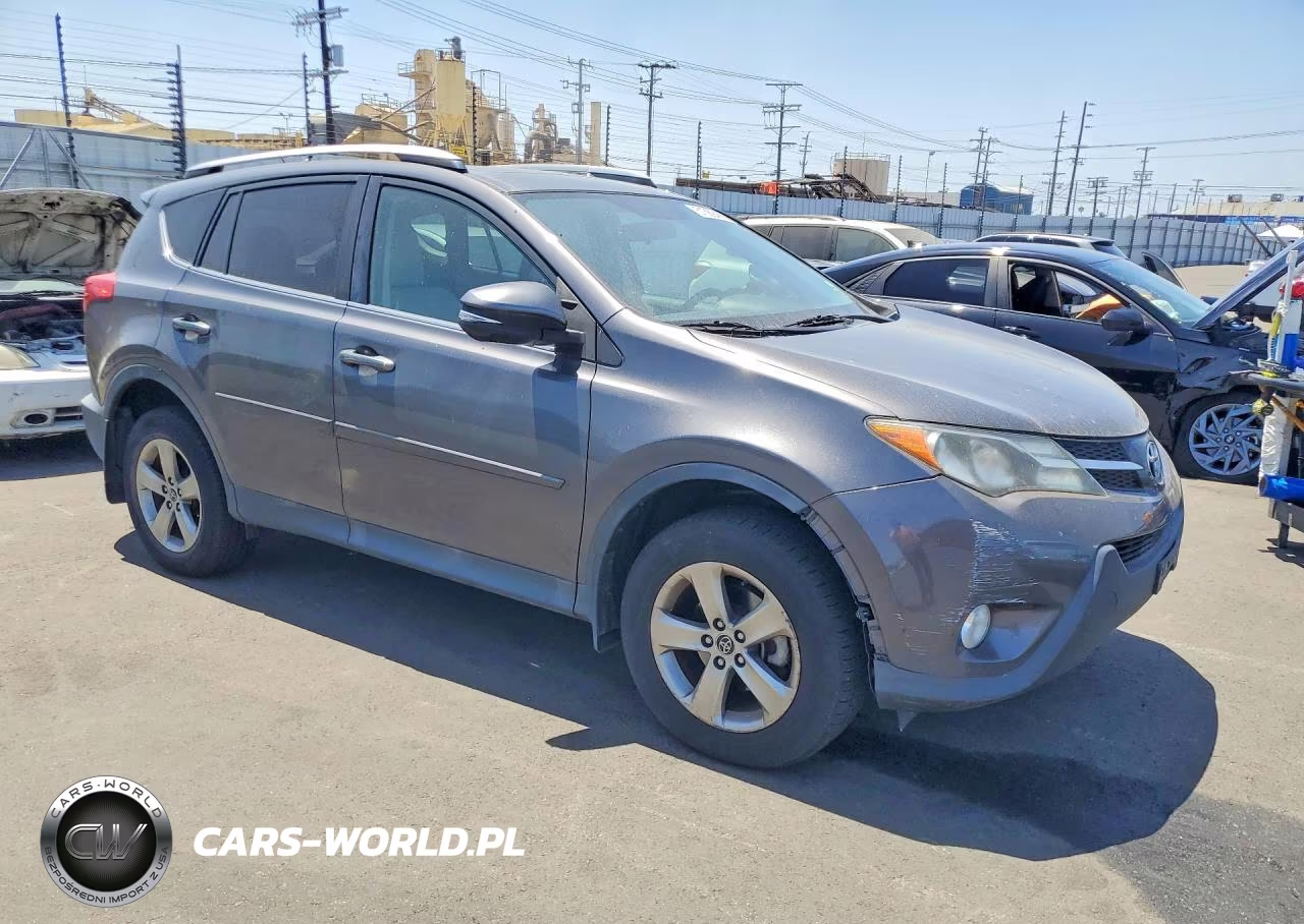 2015 Toyota Rav4 Xle VIN:2T3RFREV1FW261298 - 4