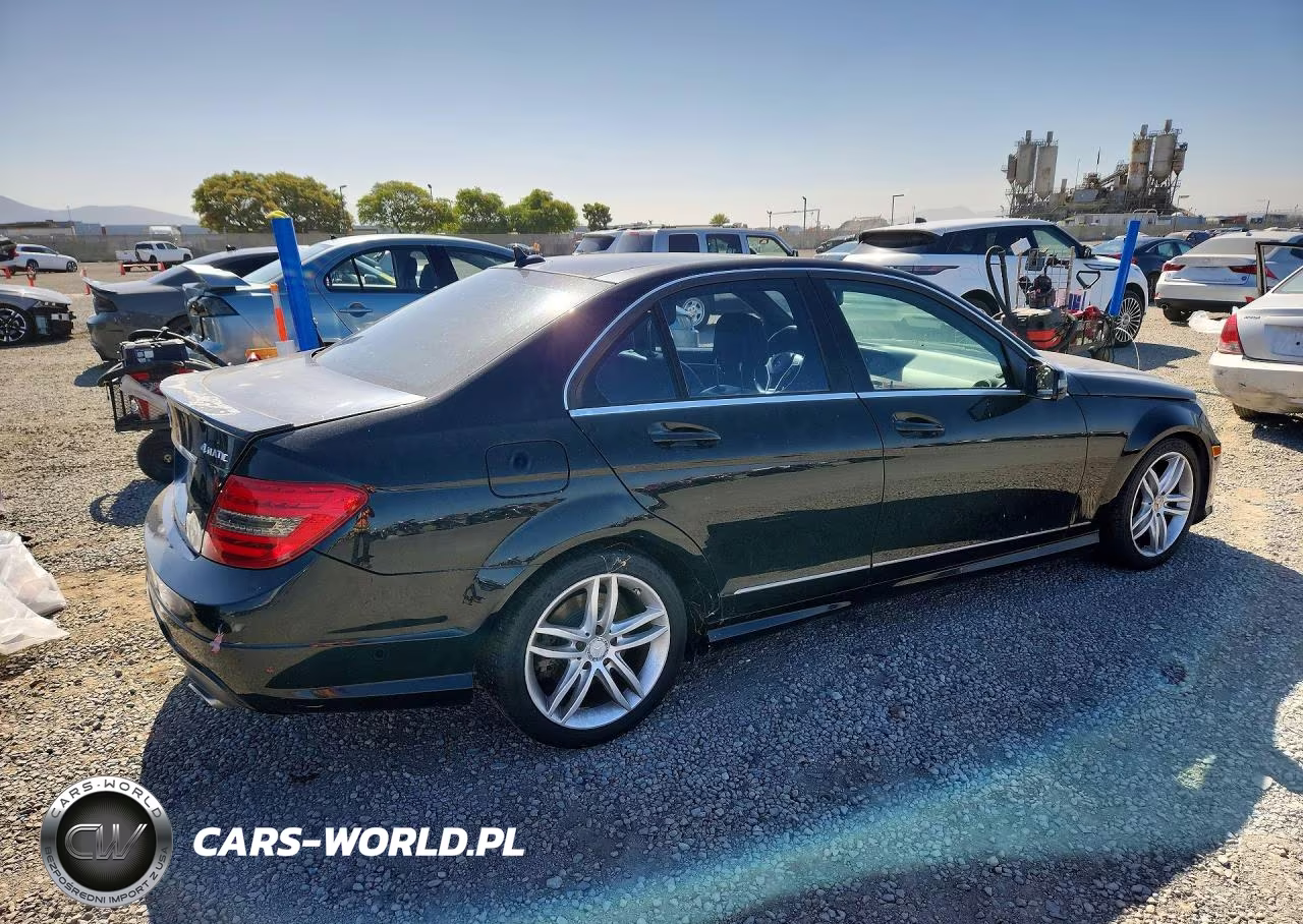 2013 Mercedes-Benz C 300 4Matic VIN:WDDGF8AB5DR240860 - 3