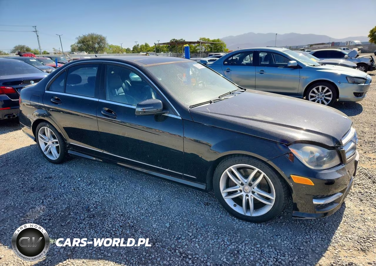 2013 Mercedes-Benz C 300 4Matic VIN:WDDGF8AB5DR240860 - 4