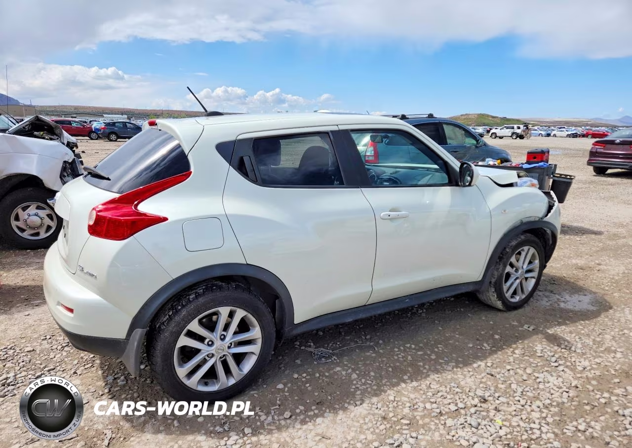 2011 Nissan Juke S VIN:JN8AF5MV8BT018869 - 3