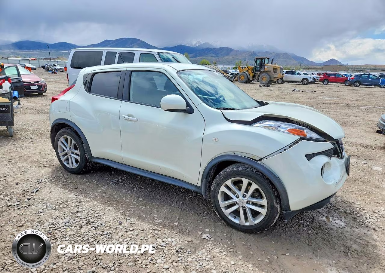 2011 Nissan Juke S VIN:JN8AF5MV8BT018869 - 4